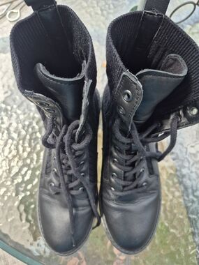 Womens Steve Madden Lace Up Boots Size 8.5